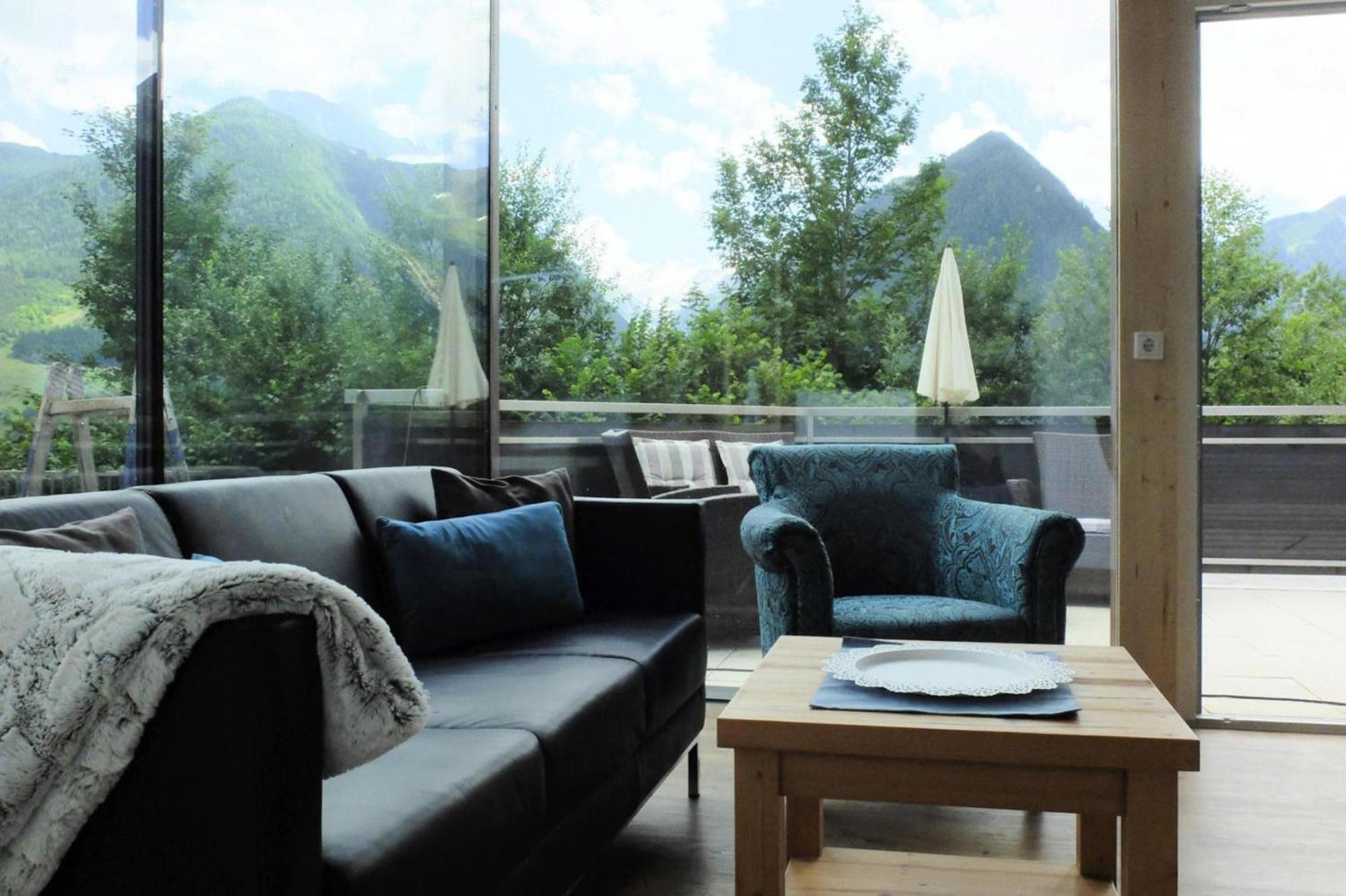 Apartment In Neukirchen With A Balcony นอยเคียร์เชน อัม โกรสเวเนดิเกอร์ ภายนอก รูปภาพ