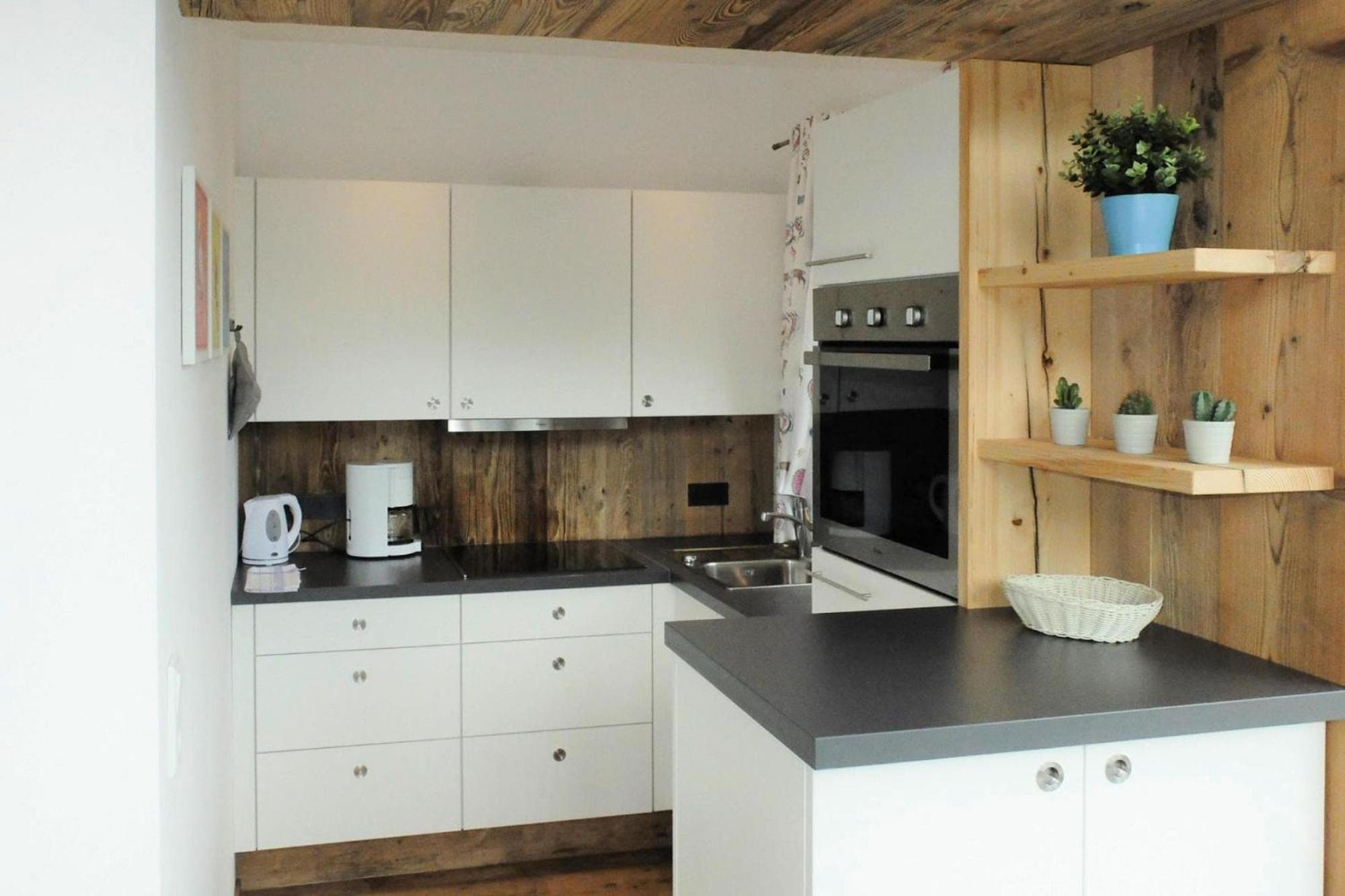 Apartment In Neukirchen With A Balcony นอยเคียร์เชน อัม โกรสเวเนดิเกอร์ ภายนอก รูปภาพ
