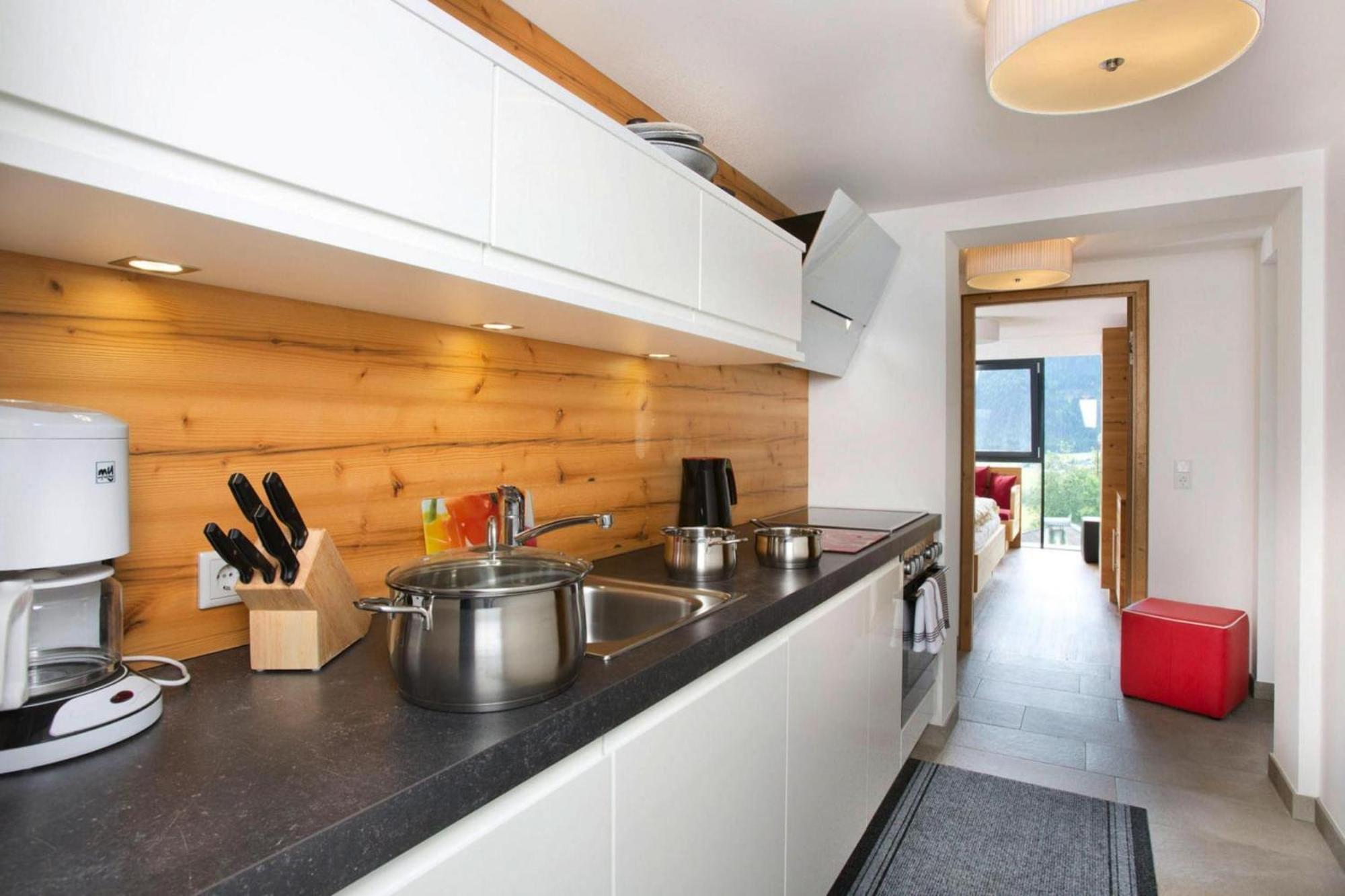 Apartment In Neukirchen With A Balcony นอยเคียร์เชน อัม โกรสเวเนดิเกอร์ ภายนอก รูปภาพ