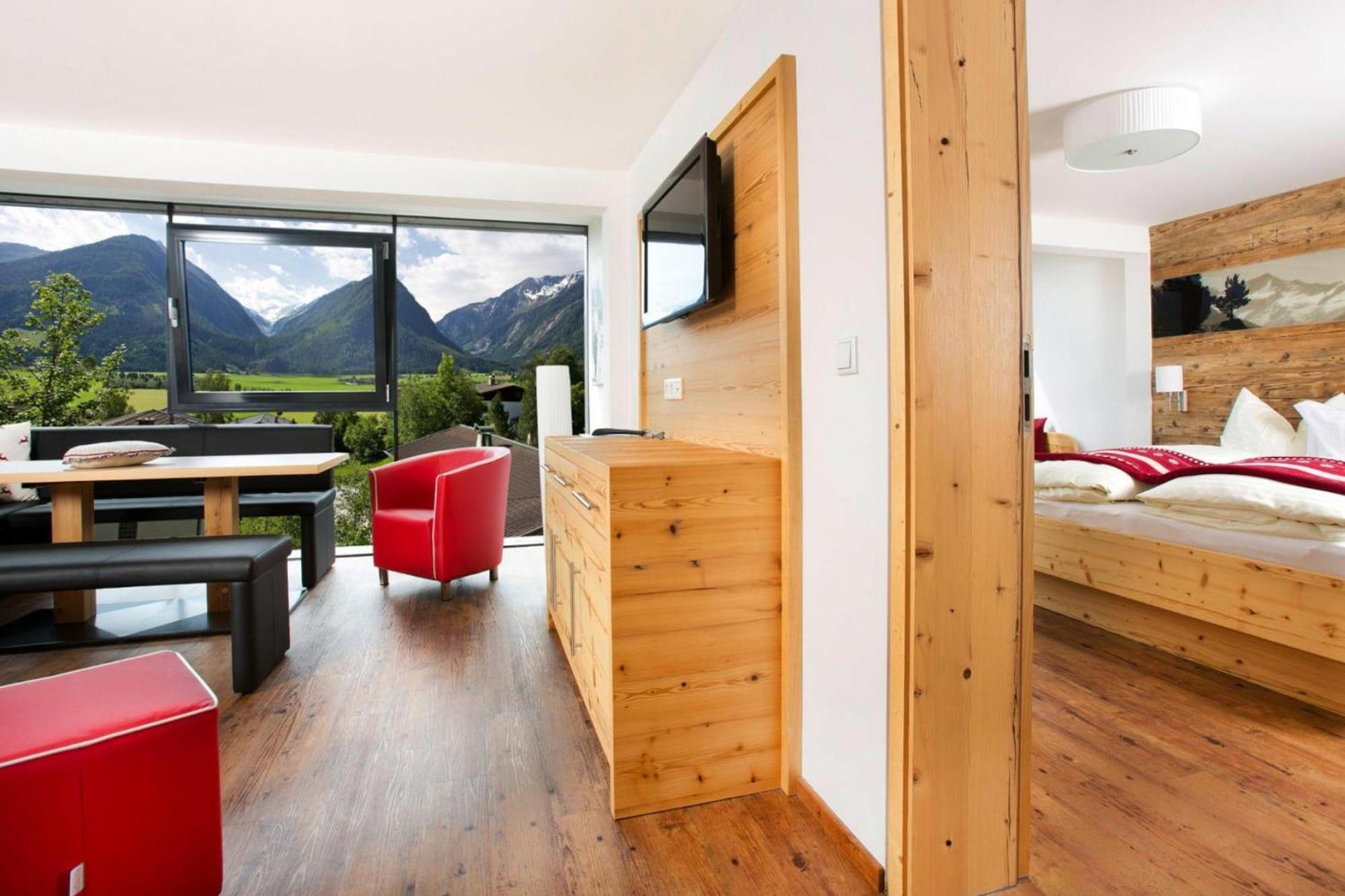 Apartment In Neukirchen With A Balcony นอยเคียร์เชน อัม โกรสเวเนดิเกอร์ ภายนอก รูปภาพ