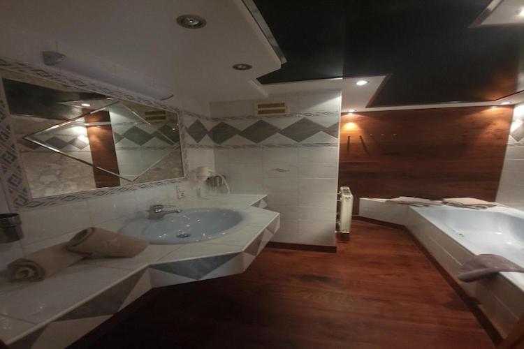 Apartment In Neukirchen With A Balcony นอยเคียร์เชน อัม โกรสเวเนดิเกอร์ ภายนอก รูปภาพ