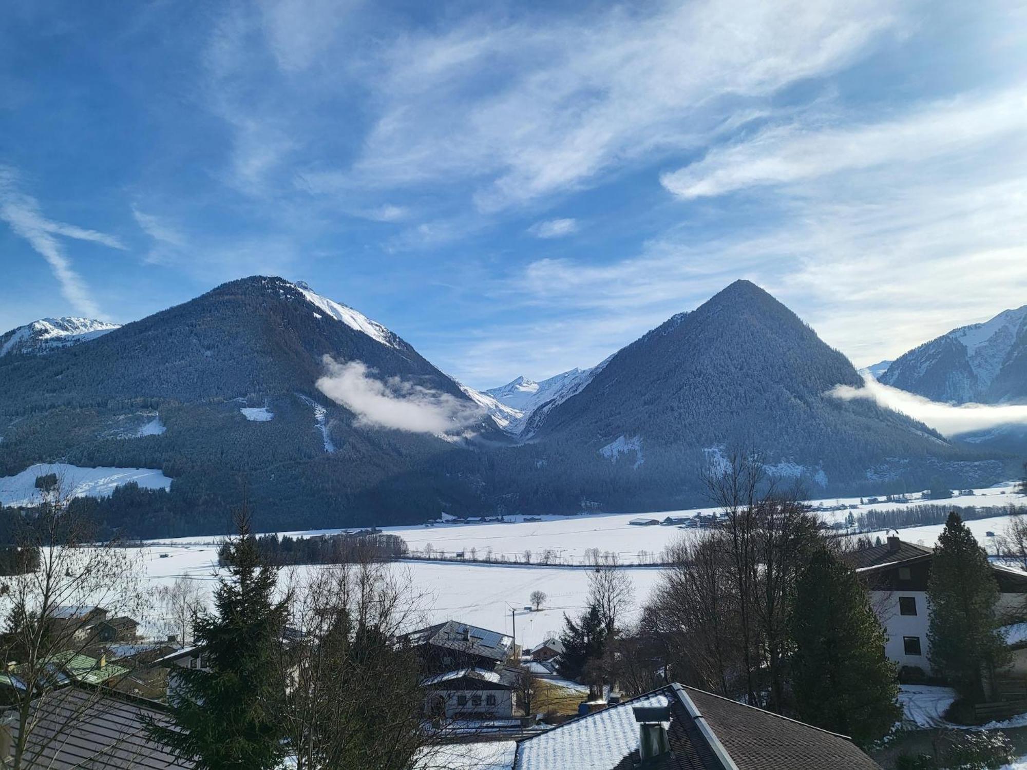 Apartment In Neukirchen With A Balcony นอยเคียร์เชน อัม โกรสเวเนดิเกอร์ ภายนอก รูปภาพ