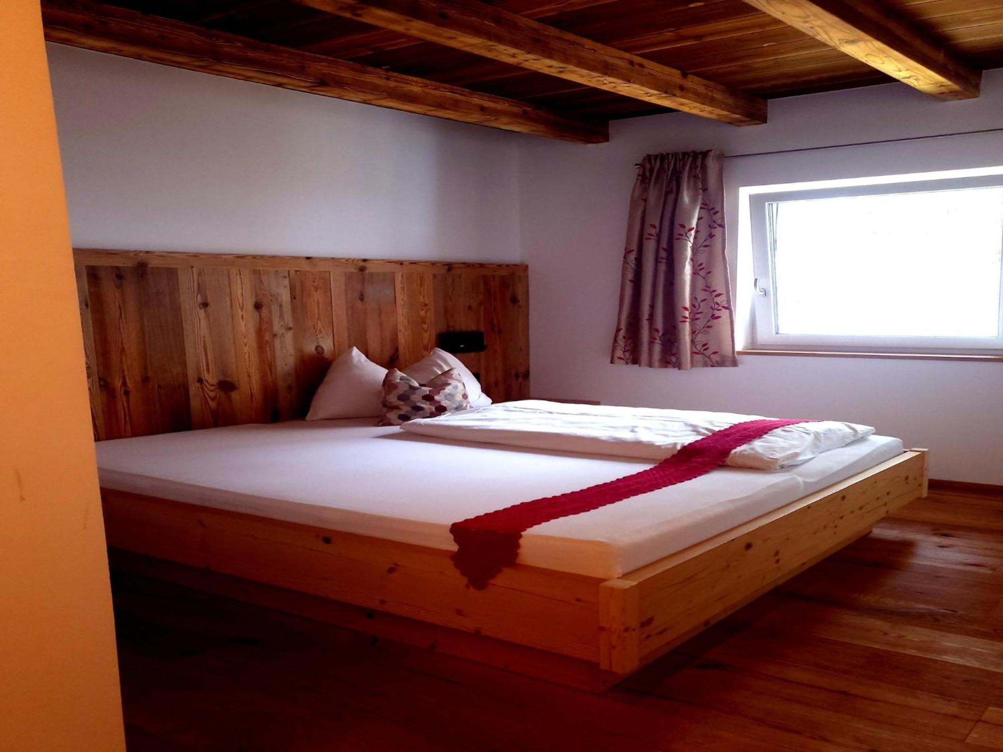 Apartment In Neukirchen With A Balcony นอยเคียร์เชน อัม โกรสเวเนดิเกอร์ ภายนอก รูปภาพ