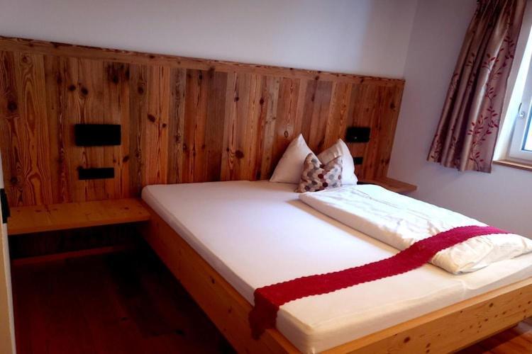 Apartment In Neukirchen With A Balcony นอยเคียร์เชน อัม โกรสเวเนดิเกอร์ ภายนอก รูปภาพ