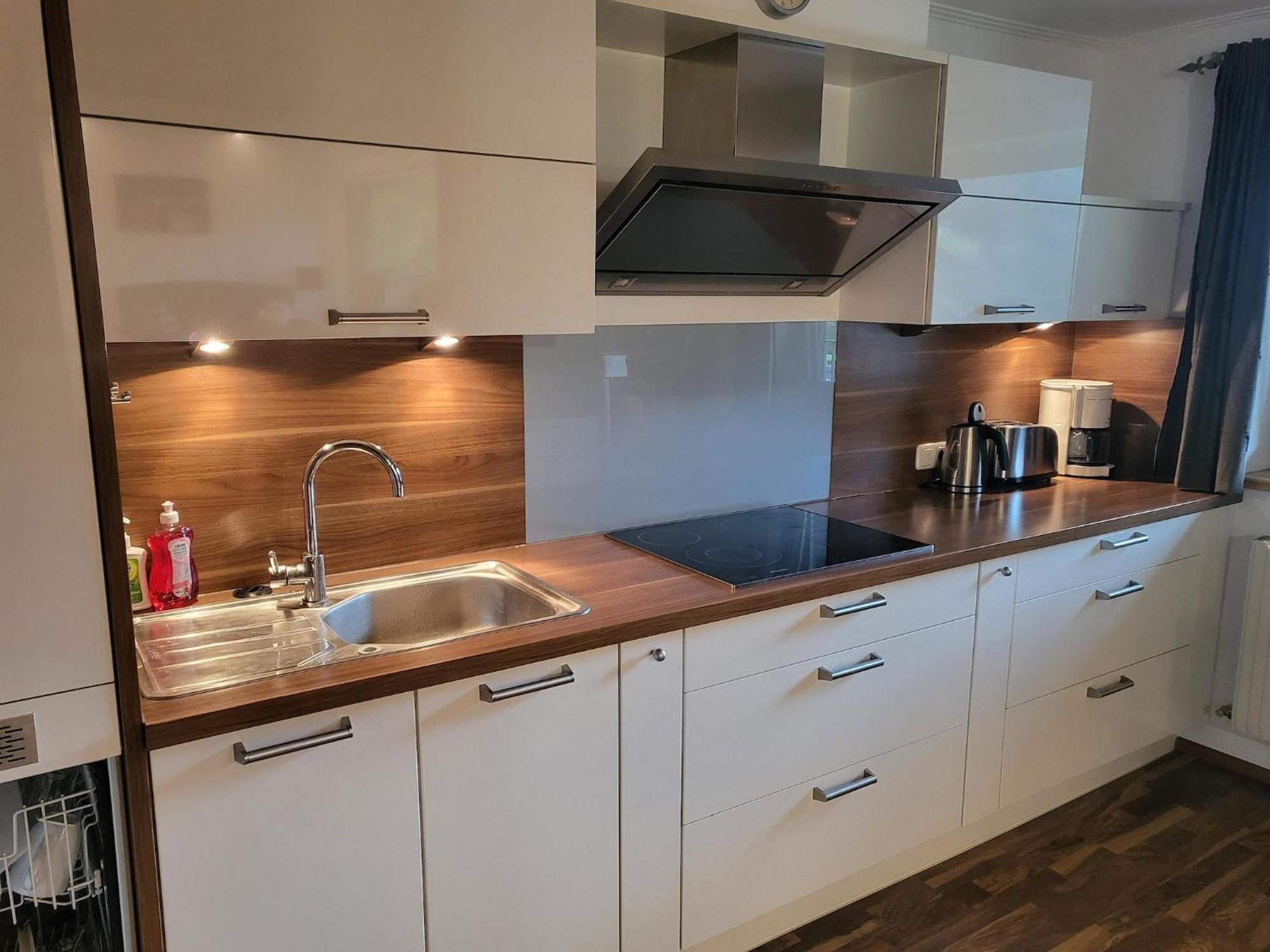 Apartment In Neukirchen With A Balcony นอยเคียร์เชน อัม โกรสเวเนดิเกอร์ ภายนอก รูปภาพ