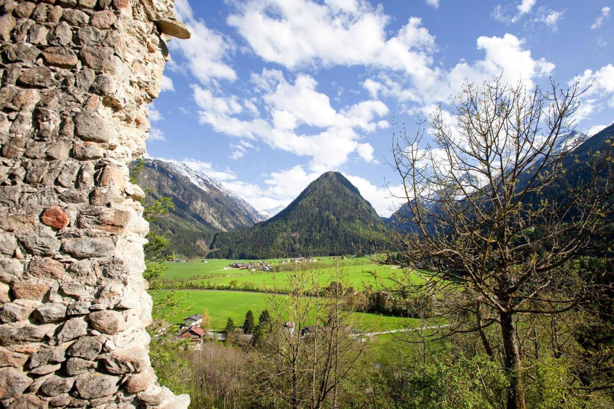 Apartment In Neukirchen With A Balcony นอยเคียร์เชน อัม โกรสเวเนดิเกอร์ ภายนอก รูปภาพ
